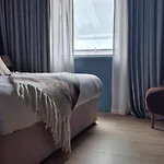 Отель Doonmore Hotel, Bar & Restaurant Инишбофин