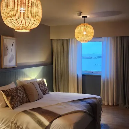فندق Doonmore Hotel, Bar & Restaurant
