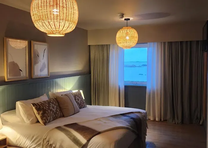 酒店 Doonmore Hotel, Bar & Restaurant