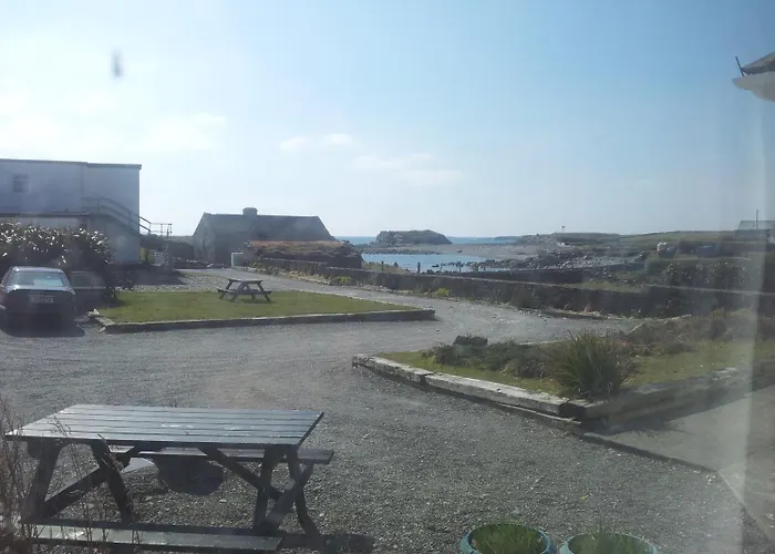 Doonmore Hotel, Bar & Restaurant Hotell