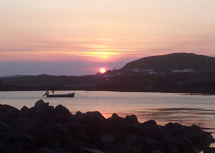 Doonmore Hotel, Bar & Restaurant Hotell